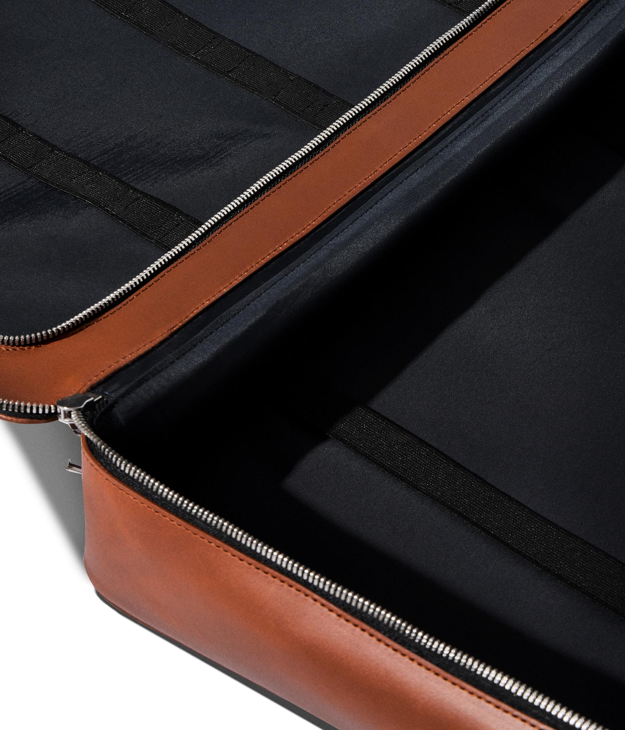 NORMAN FOSTER TRIO SET FOR TRAVEL